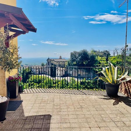Casa Checca Appartamenti Per Vacanze Caprarola Exterior foto